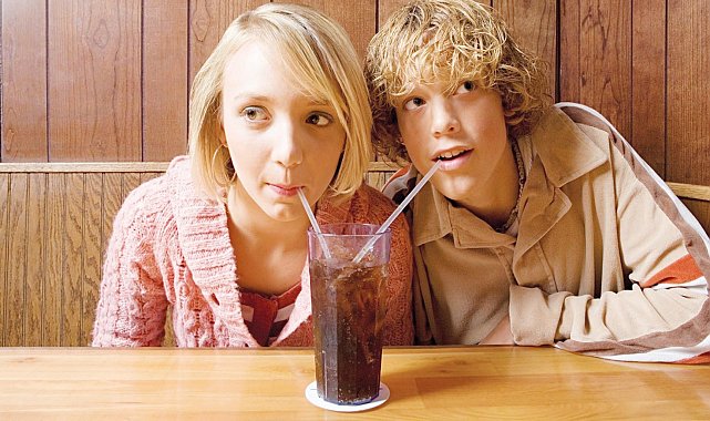 Şekerli içecek ergeni etkiliyor