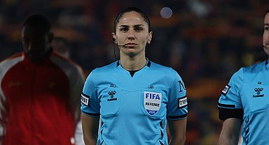 Süper Lig'de 22 yıl sonra kadın hakem düdük çaldı!