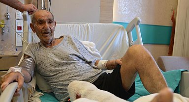 Tıkalı lavaboyu açmaya çalıştı, kimyasal bacağını yaktı!