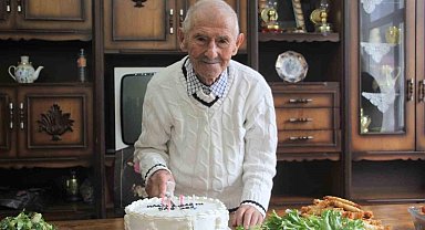Türkiye'nin asırlık dedesi! 102’nci yaşını kutladı: 