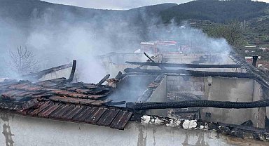 Yatağan’daki yangında bir ev küle döndü