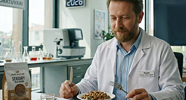 2.5 milyon TL için oturup her gün köpek maması yiyorlar