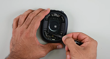 AirPods Max 2 parçalarına ayrıldı: İç tasarımı önceki modelle aynı çıktı