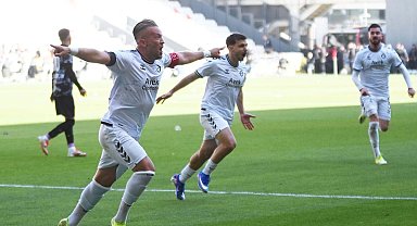 Altay amatörün kıyısından döndü! 3. Lig'e tutundu