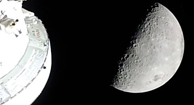 Ay’ın öteki yüzünü gördüler! Rekor kıran Artemis II Dünya’ya dönüşe geçti