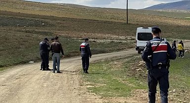 Baba-oğula arazide infaz!