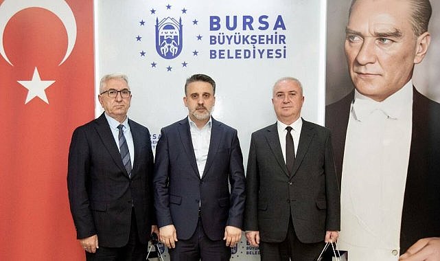 Bursa Büyükşehir’de iki daire başkanı emekli oldu