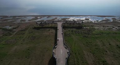 Bursa'da endişelendiren görüntü! Yürünebilecek hale geldi