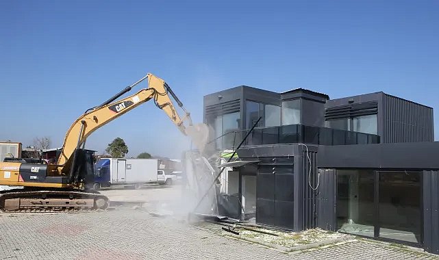 Bursa'da kaçak yapılar yıkıldı