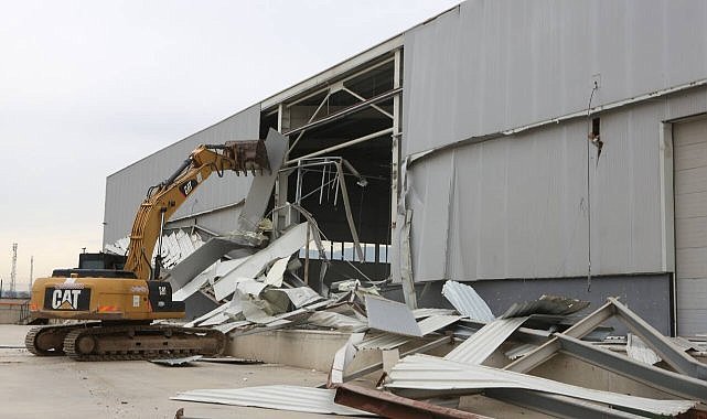 Bursa’da kaçak yapıya darbe! Yerle bir oldu…