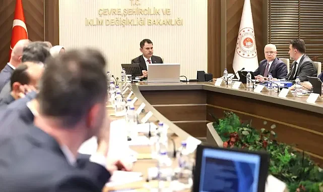 Bursa’dan Bakan Kurum’a ziyaret! Projeler üzerinde duruldu!