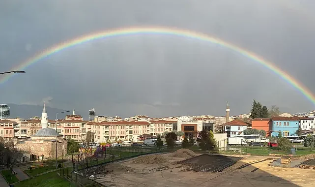 Bursa semalarında renk cümbüşü! Yağmurun ardından gökkuşağı!