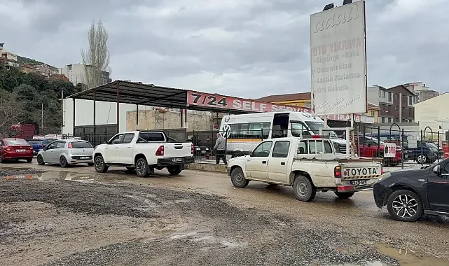 Bursa'ya çamur yağdı! Oto yıkamacılarda uzun kuyruklar oluştu