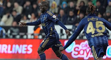 Deplasman golcüsü N'Golo Kante!