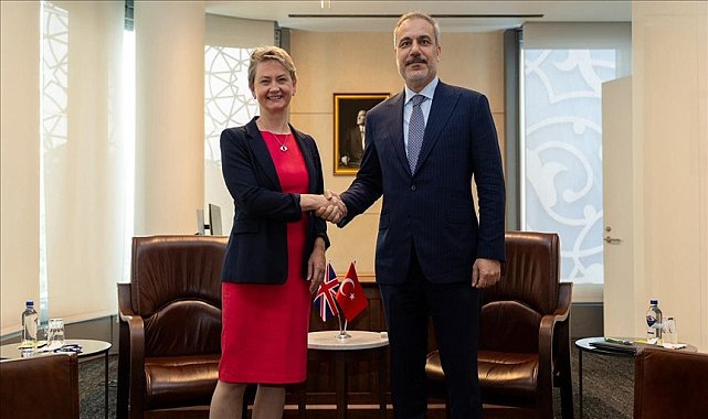 Dışişleri Bakanı Hakan Fidan, İngiltere Dışişleri Bakanı Cooper ile görüştü