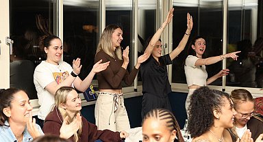 Fenerbahçe Opet şampiyonluğu kutladı