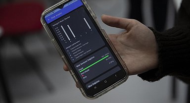 Lise öğrencileri, mobil oyunların bağımlılık riskini analiz eden uygulama geliştirdi