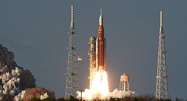 NASA, Artemis II görevi kapsamında Orion uzay aracını Ay'a fırlattı