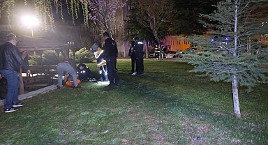 'Park lambası' kavgası: 3 kişi bıçakla yaralandı