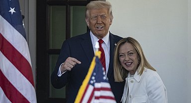 Trump ve Meloni’nin arasına kara kedi girdi