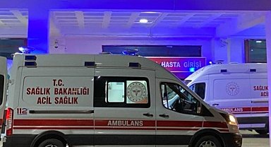 Motosiklet TIR ile çarpıştı: Aynı aileden 1 kişi öldü, 4 kişi yaralandı