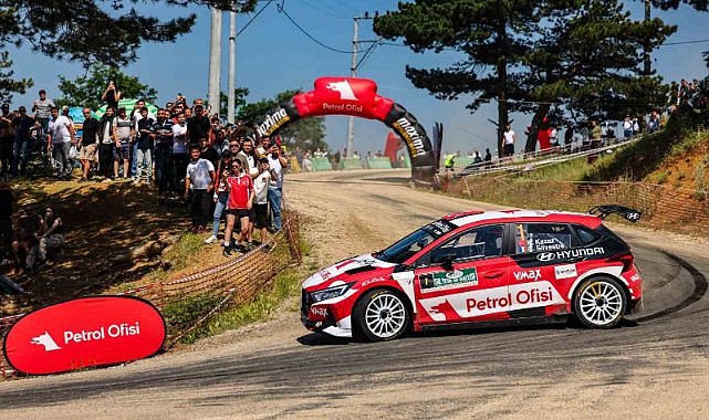 Bursa’da rakiplerine şans tanımadı! Kerem Kazaz’dan muhteşem zafer