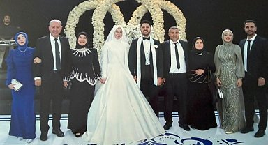 Şirin ve Ekmekci ailelerinin mutlu günü: Zeynep Eslem ve Sadık Dünya evine girdi