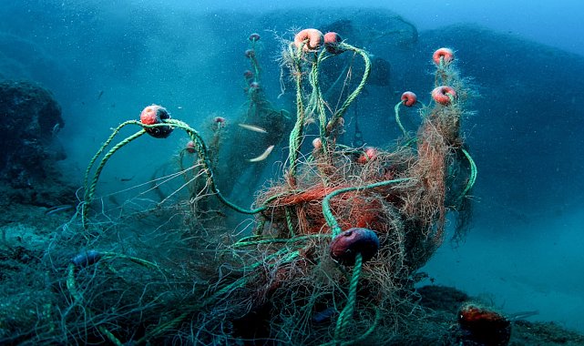Türkiye'de 25 metre derinlikte bulundu! 100 metrelik dev kütle her şeyi yok ediyor