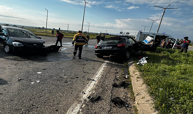 Yozgat'ta iki otomobilin çarpıştığı kazada 7 kişi yaralandı