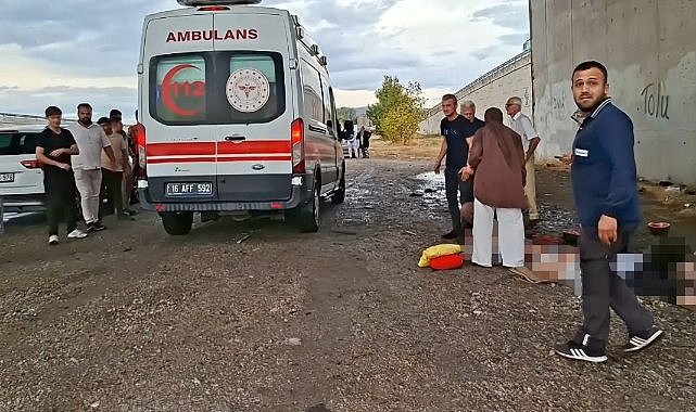Kavşaktaki kaza can aldı: 3 ölü 2 yaralı