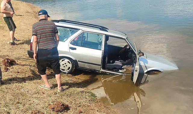 Otomobil baraja uçtu