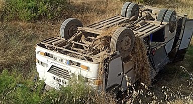 Tarım işçilerini taşıyan minibüs devrildi: 6’sı çocuk, 16 yaralı