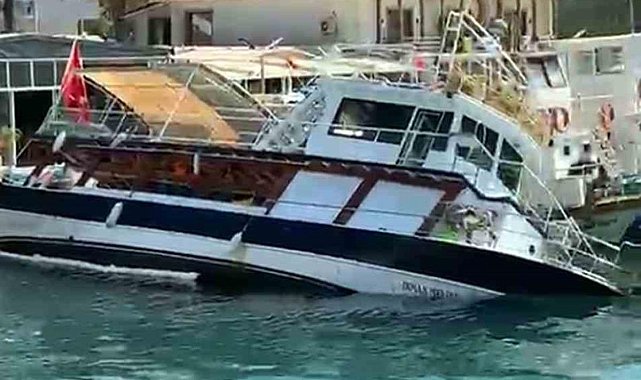 Akyaka’da tur teknesi su alarak yan yattı