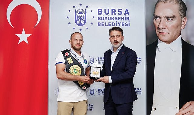 Başkan Vekili Biba'dan dünya şampiyonu güreşçiye tebrik