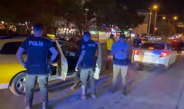 Bursa’da 2 saatte 2 bin 569 kişi sorgulandı: 9 aranan şahıs yakalandı