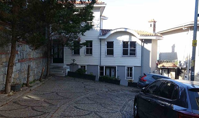 Can Dündar'ın Çengelköy'deki Villası 6 Yıl Sonra Görüntülendi