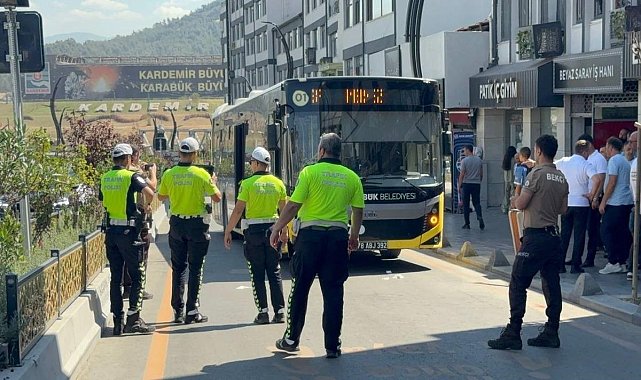 Karabük’te belediye otobüsü yayaya çarptı: 1 yaralı