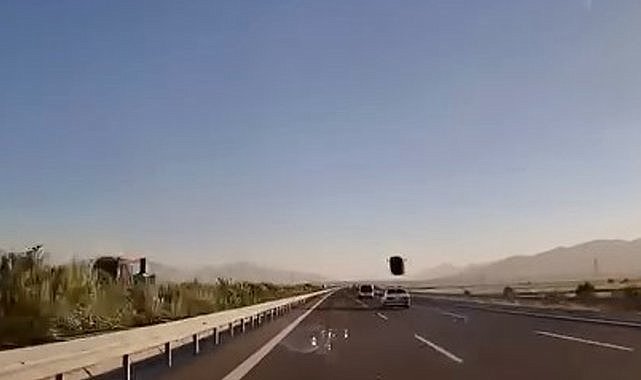 Rüzgardan uçan portbagaj faciaya neden oluyordu