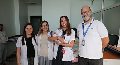 Aydın'da 22 haftalıkken 350 gram doğan Rüzgar bebek, 240 günlük tedaviyle taburcu edildi