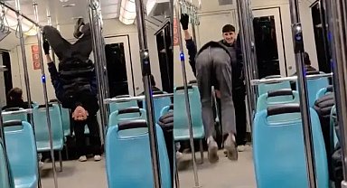 Bursa'da gençlerin metroda tehlikeli oyunu kameraya yansıdı